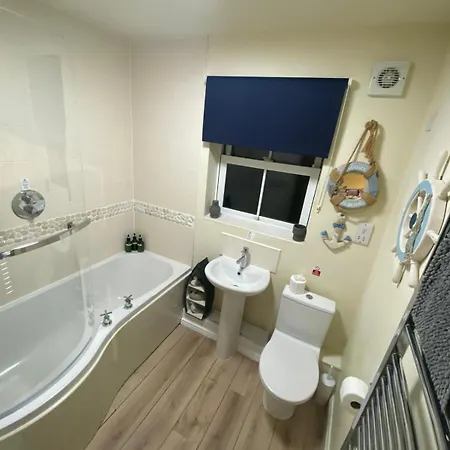 Seaglass, The Bay - Ground Floor Step Free Easy Access And Parking Filey